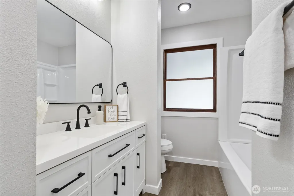 3595 NW Boundary Trail Bremerton WA 98312