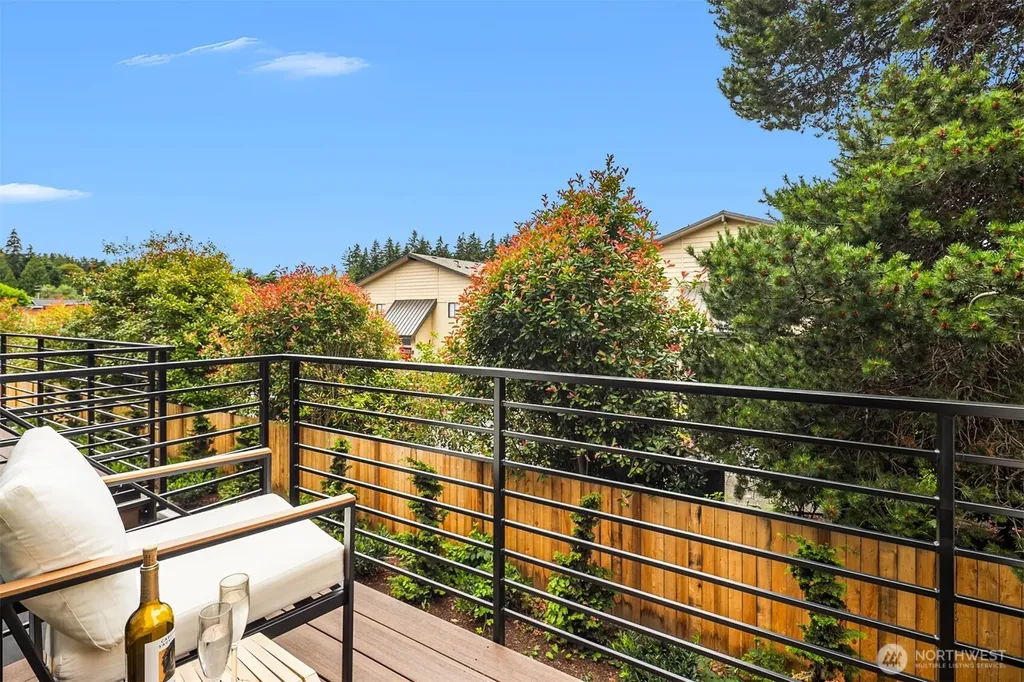614 5th Avenue S Edmonds WA 98020