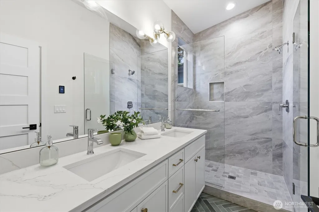 13353 25th Avenue NE Seattle WA 98125