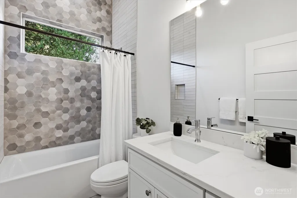 13353 25th Avenue NE Seattle WA 98125