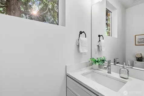 13353 25th Avenue NE Seattle WA 98125
