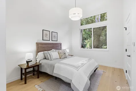 13353 25th Avenue NE Seattle WA 98125
