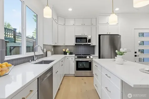 13353 25th Avenue NE Seattle WA 98125