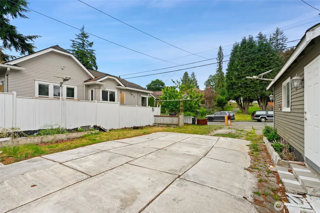 4012 Rucker Avenue Everett WA 98201