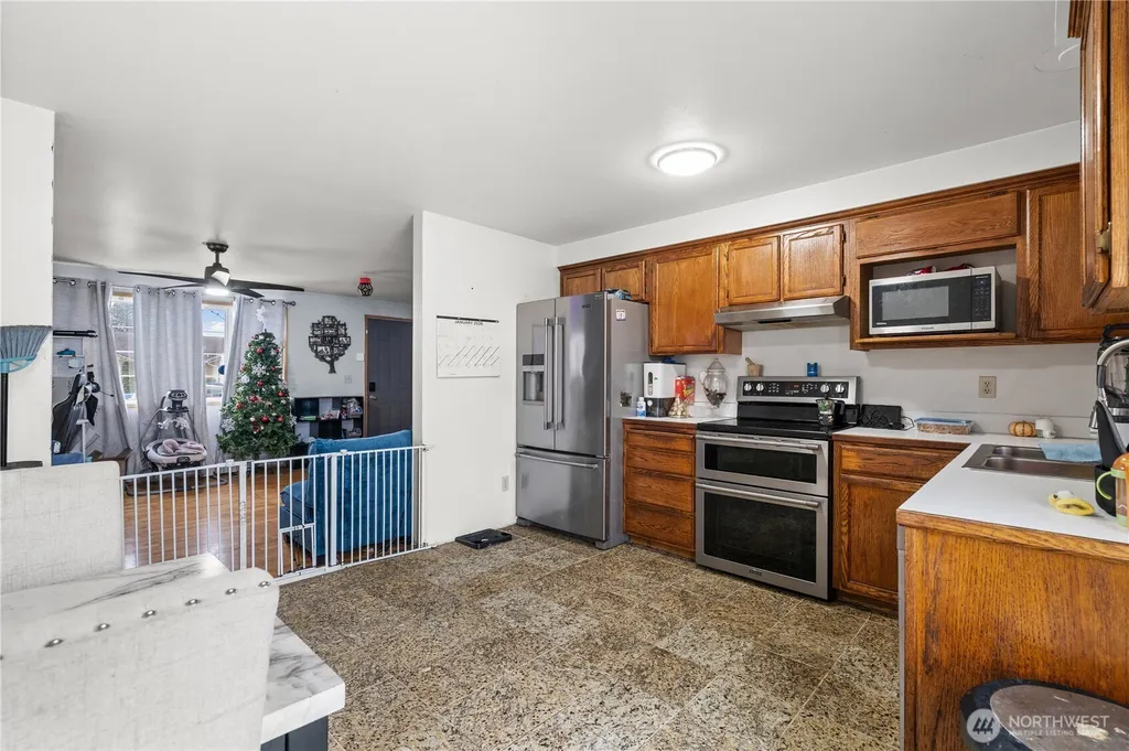 7631 273rd Street NW Stanwood WA 98292