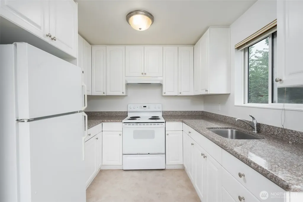 34 W Cremona Street Seattle WA 98119