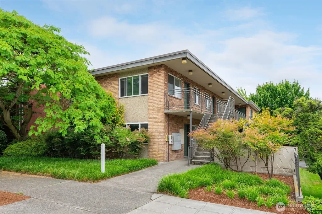 34 W Cremona Street Seattle WA 98119