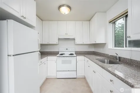 34 W Cremona Street Seattle WA 98119