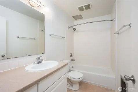 34 W Cremona Street Seattle WA 98119
