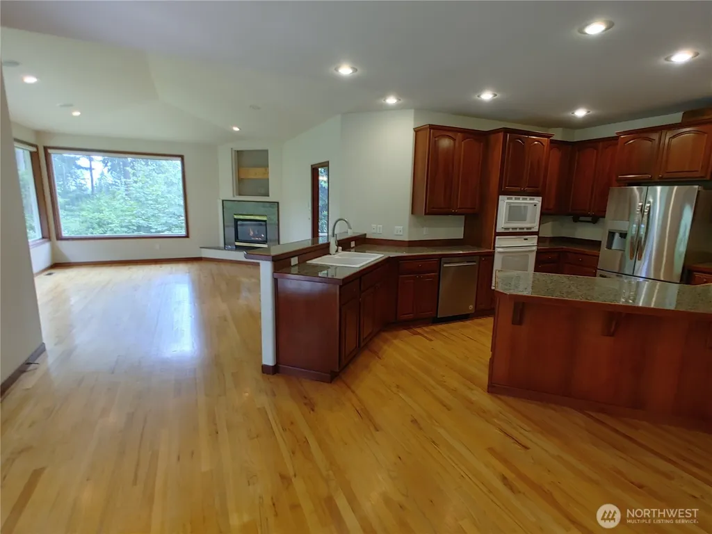 837 NW 205th Street Shoreline WA 98177