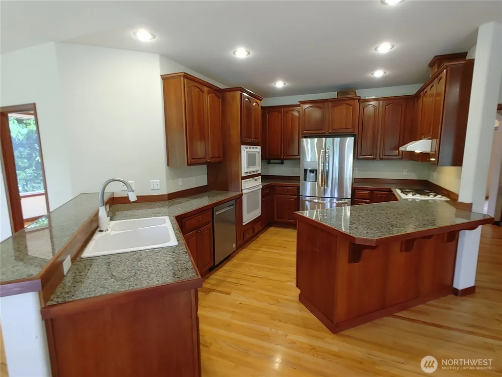 837 NW 205th Street Shoreline WA 98177