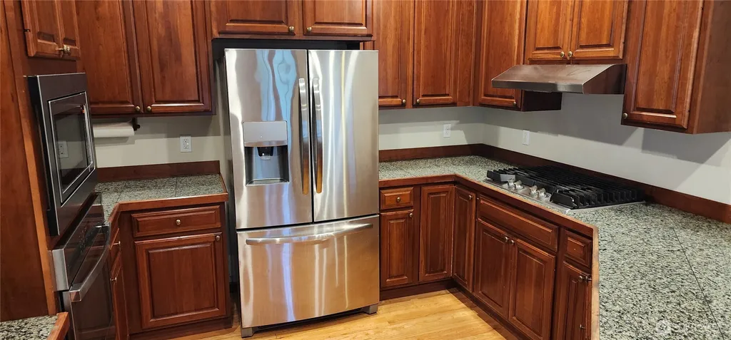837 NW 205th Street Shoreline WA 98177