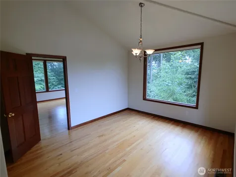 837 NW 205th Street Shoreline WA 98177