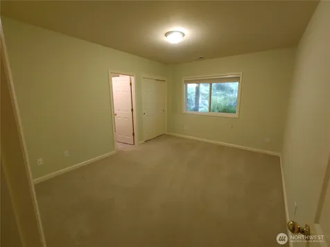 837 NW 205th Street Shoreline WA 98177