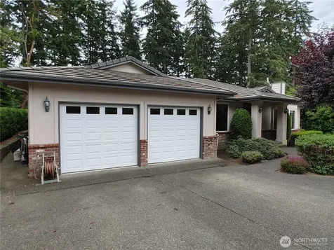 837 NW 205th Street Shoreline WA 98177