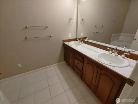837 NW 205th Street Shoreline WA 98177