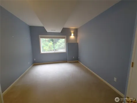 837 NW 205th Street Shoreline WA 98177