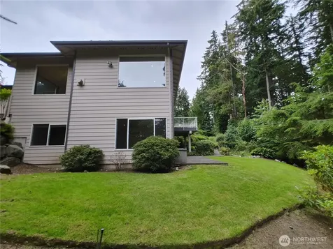 837 NW 205th Street Shoreline WA 98177