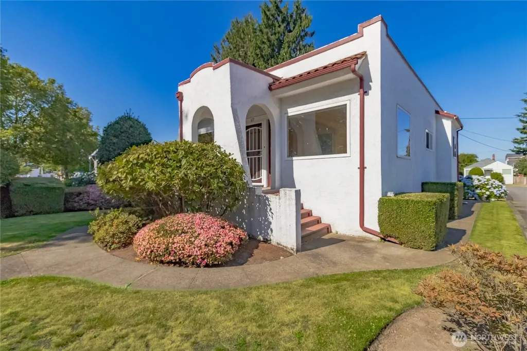 617 Burnett Avenue S Renton WA 98057