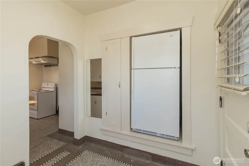 617 Burnett Avenue S Renton WA 98057