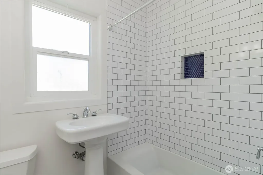 617 Burnett Avenue S Renton WA 98057