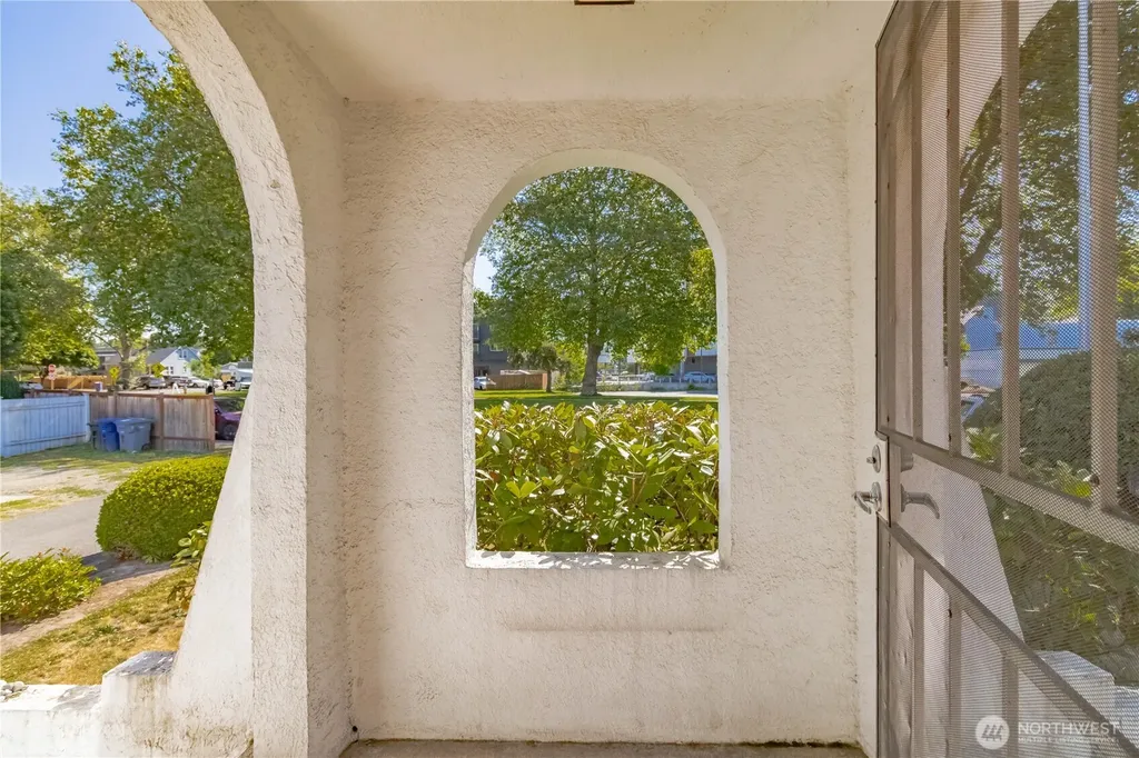 617 Burnett Avenue S Renton WA 98057
