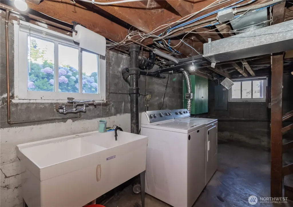 617 Burnett Avenue S Renton WA 98057