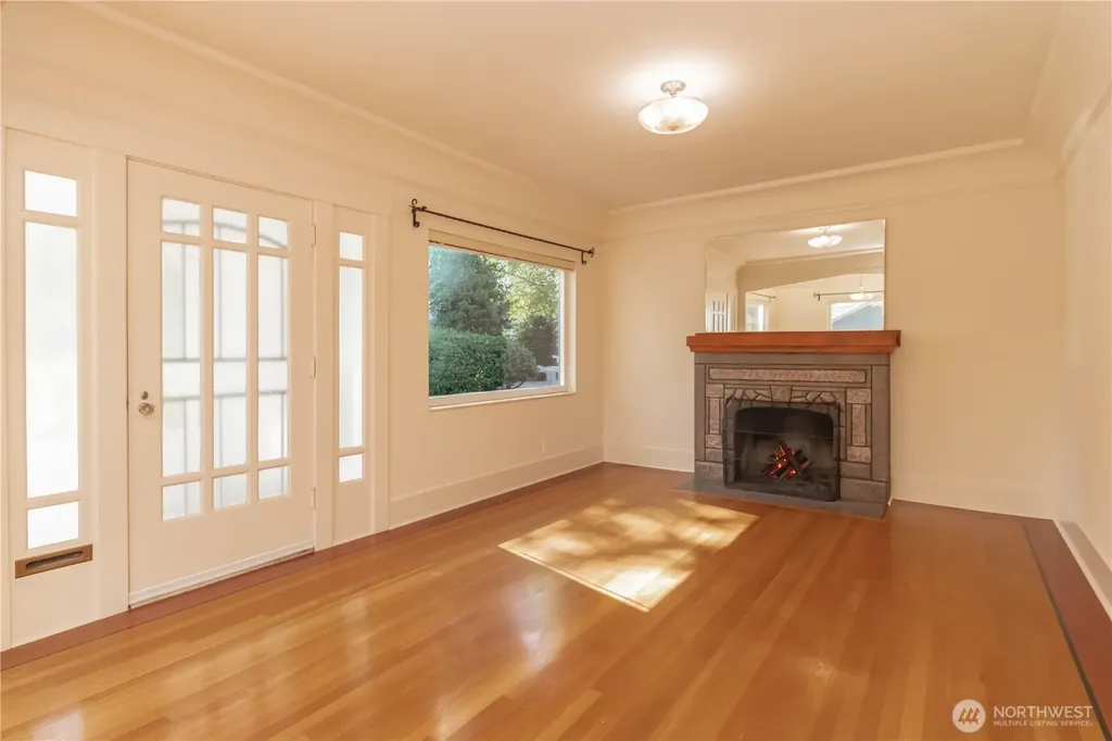 617 Burnett Avenue S Renton WA 98057
