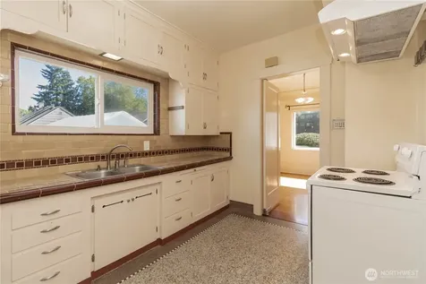 617 Burnett Avenue S Renton WA 98057