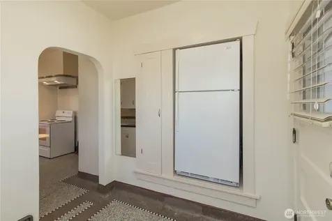 617 Burnett Avenue S Renton WA 98057