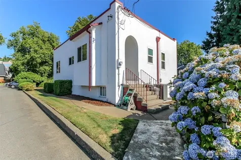617 Burnett Avenue S Renton WA 98057
