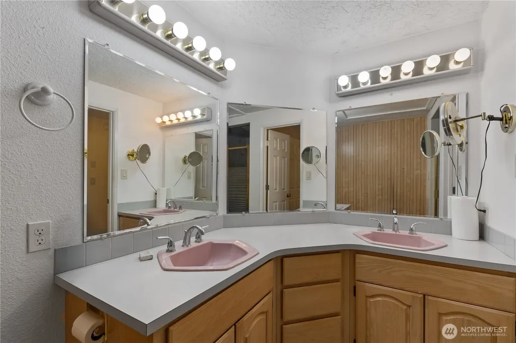 1306 Greenwood Lane Centralia WA 98531