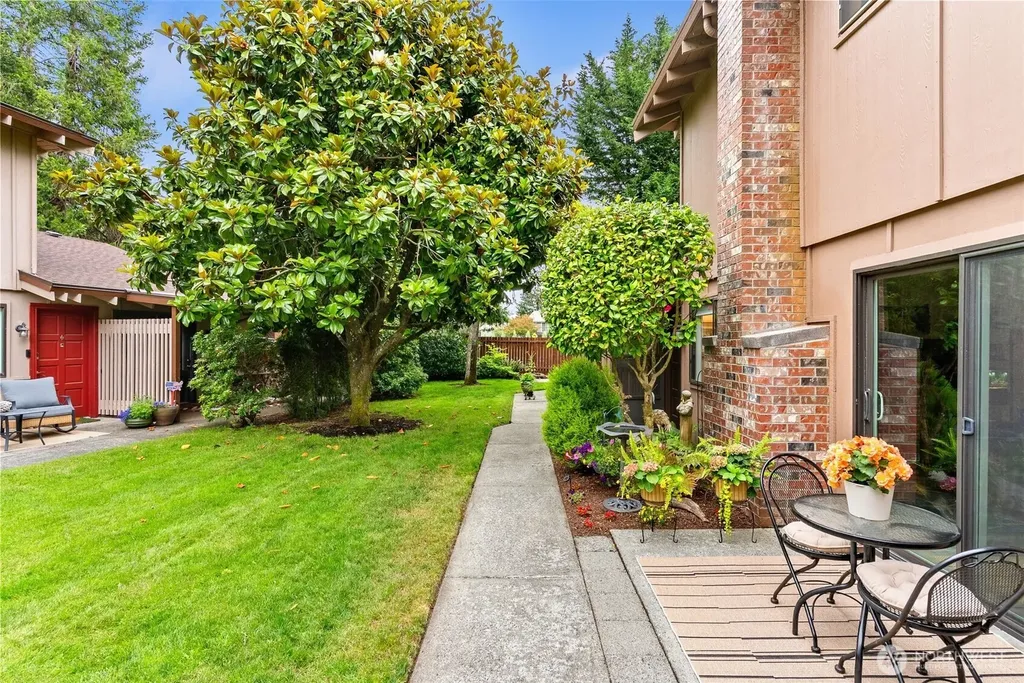 2826 Garden Court Steilacoom WA 98388