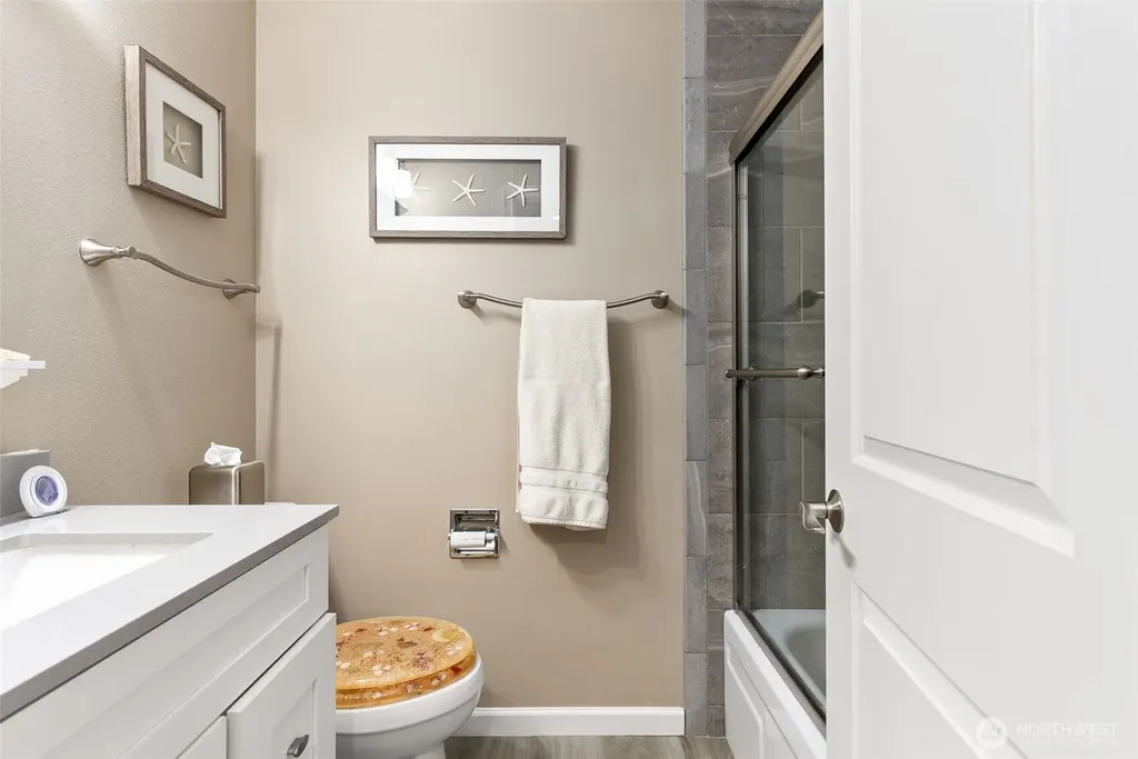 2826 Garden Court Steilacoom WA 98388