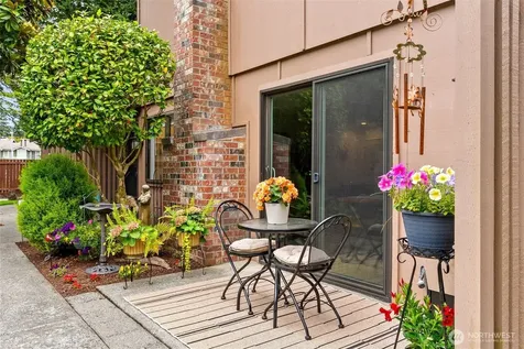 2826 Garden Court Steilacoom WA 98388