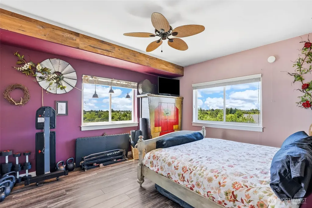 262 Oyhut Bay Boulevard SW Ocean Shores WA 98569