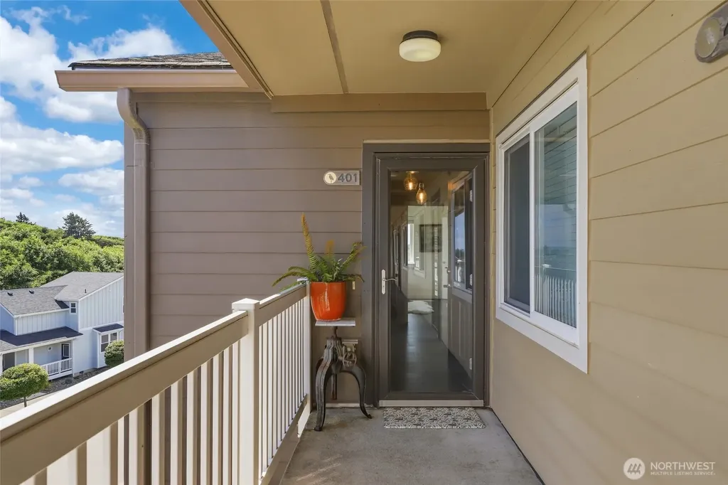 262 Oyhut Bay Boulevard SW Ocean Shores WA 98569