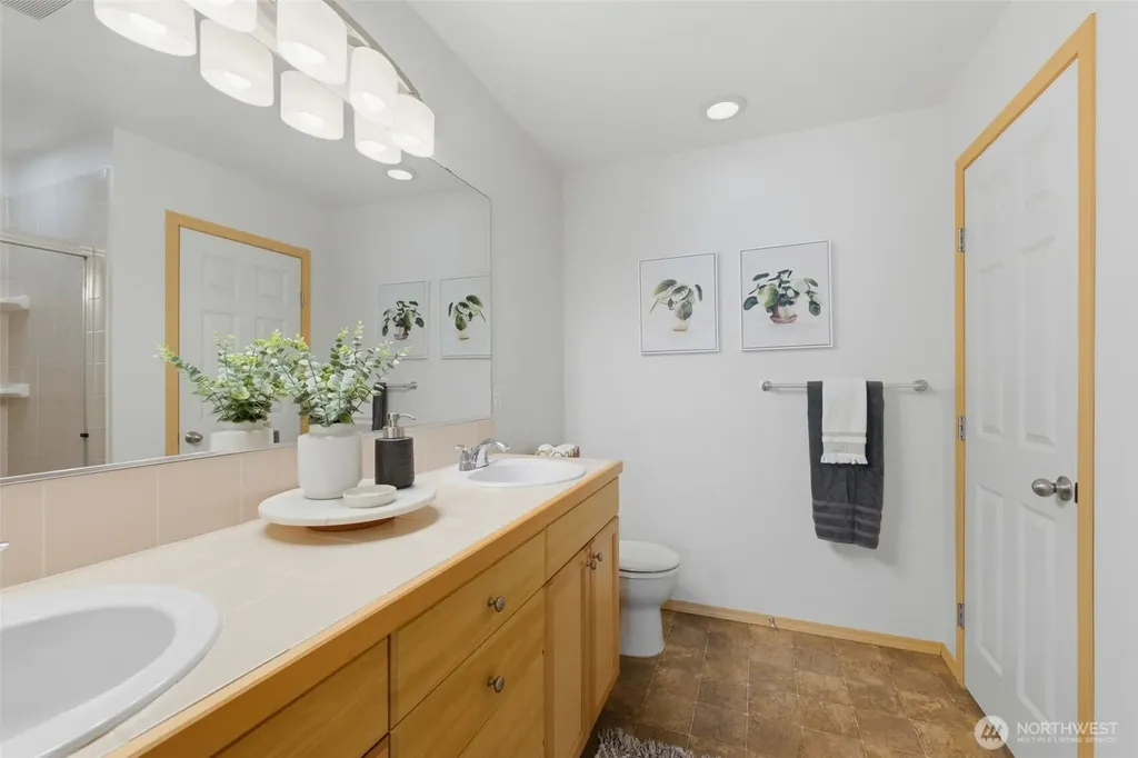 27912 31st Place S Auburn WA 98001