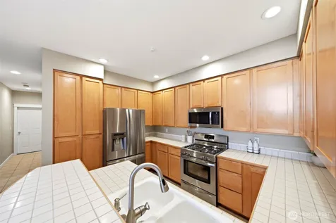 15637 NE 92nd Way Redmond WA 98052