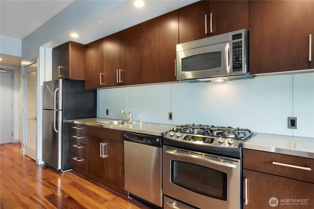 900 Lenora Street Seattle WA 98121