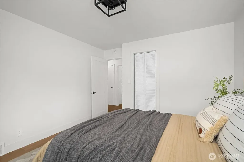 3903 SW Dakota Street Seattle WA 98116
