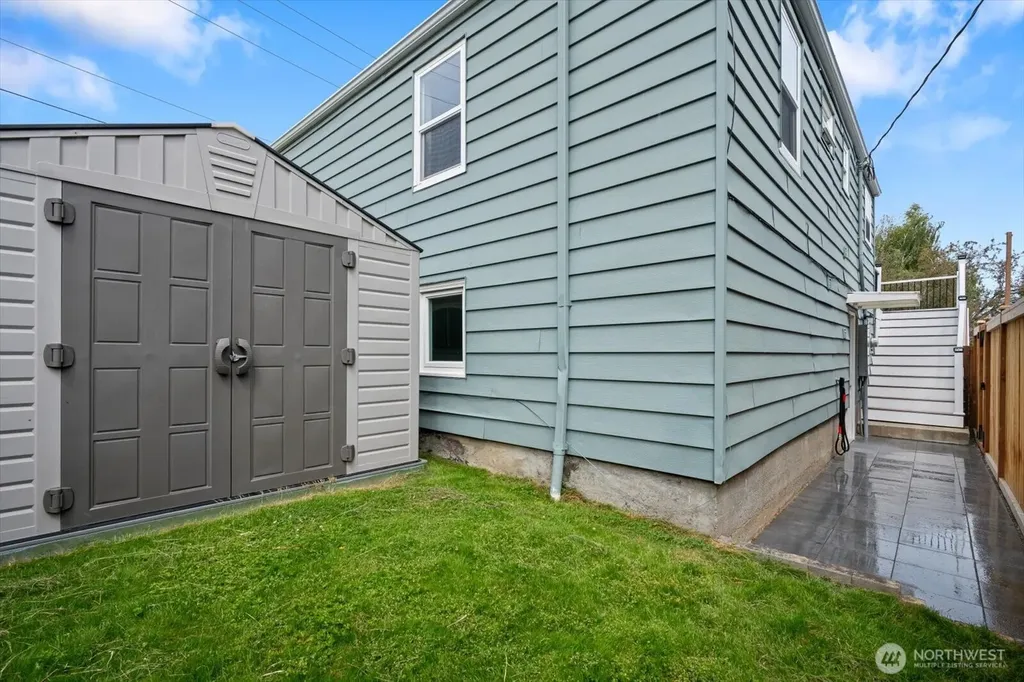3903 SW Dakota Street Seattle WA 98116