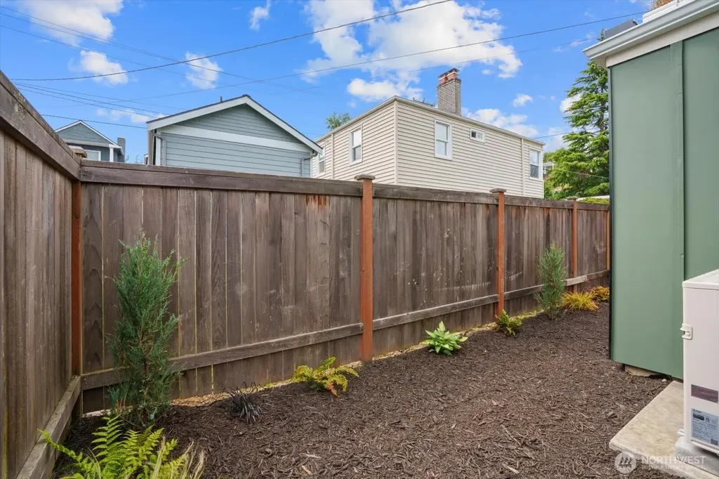 3903 SW Dakota Street Seattle WA 98116