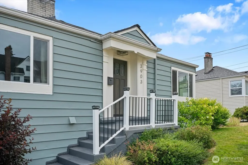 3903 SW Dakota Street Seattle WA 98116
