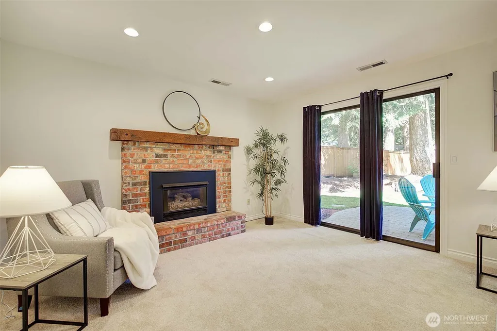 22014 NE 13th Place Sammamish WA 98074