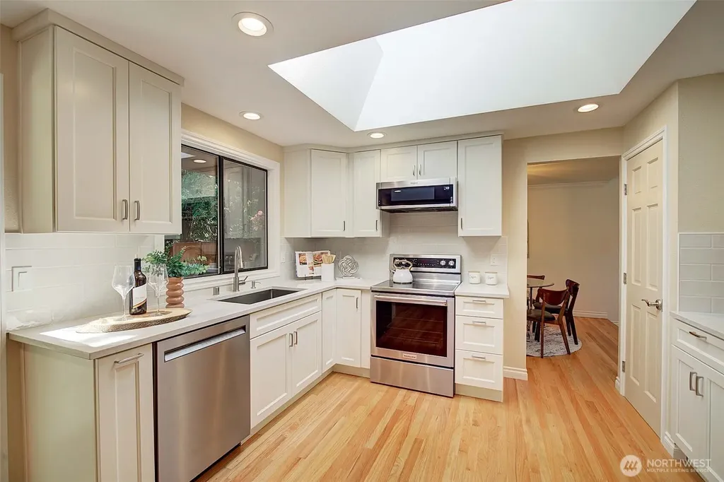 22014 NE 13th Place Sammamish WA 98074