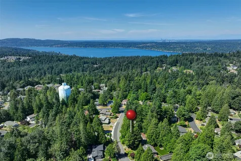 22014 NE 13th Place Sammamish WA 98074