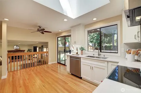 22014 NE 13th Place Sammamish WA 98074