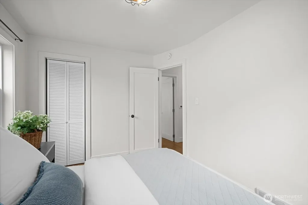 3903 SW Dakota Street Seattle WA 98116