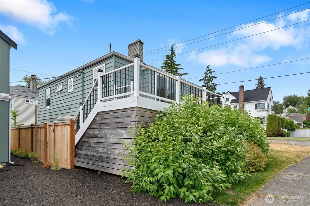 3903 SW Dakota Street Seattle WA 98116